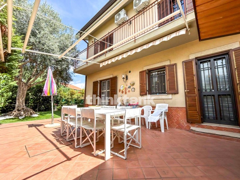 Villa in Vendita a San Gregorio di Catania, 398'000€, 220 m²