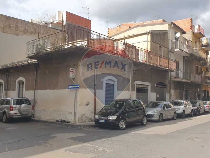 Casa Indipendente in Vendita a Paternò, 79'000€, 140 m²