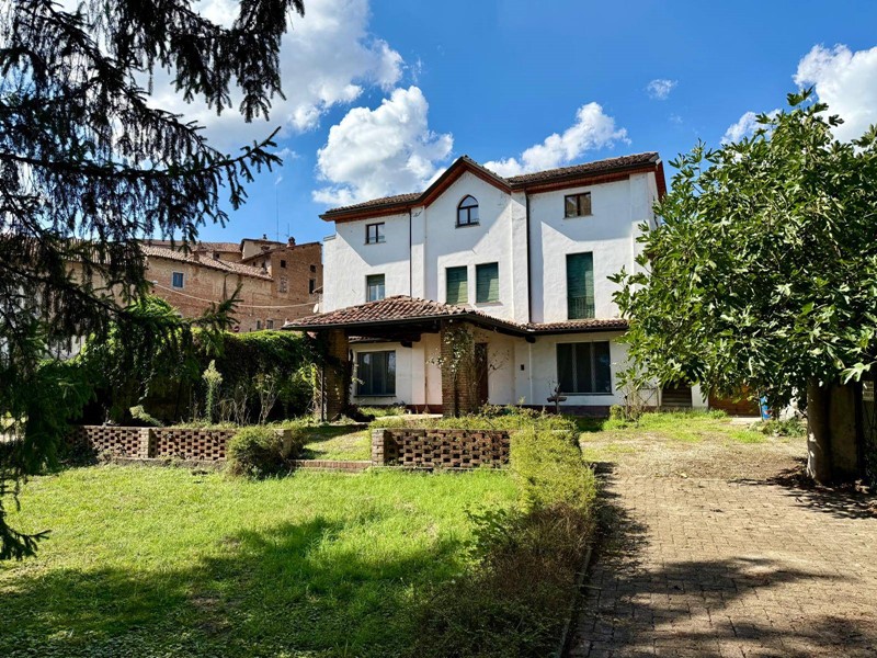 Casa Indipendente in Vendita a Pietra Marazzi, 149'000€, 340 m²