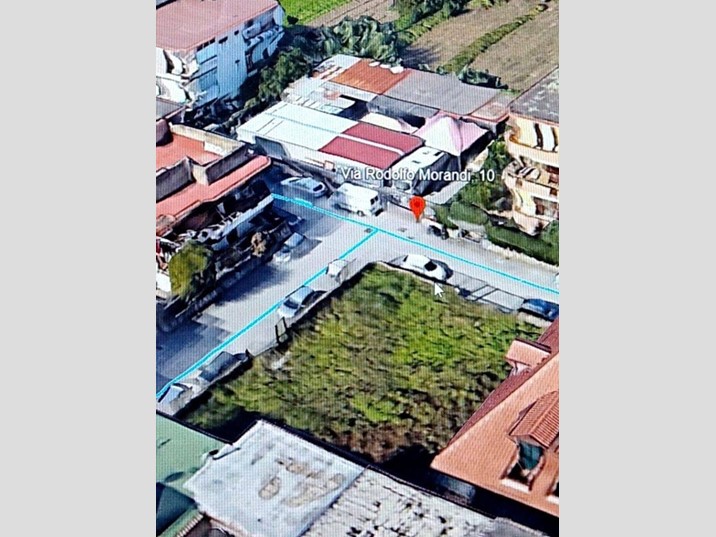 Immobile commerciale in Vendita a Calvizzano, 180'000€, 689 m²