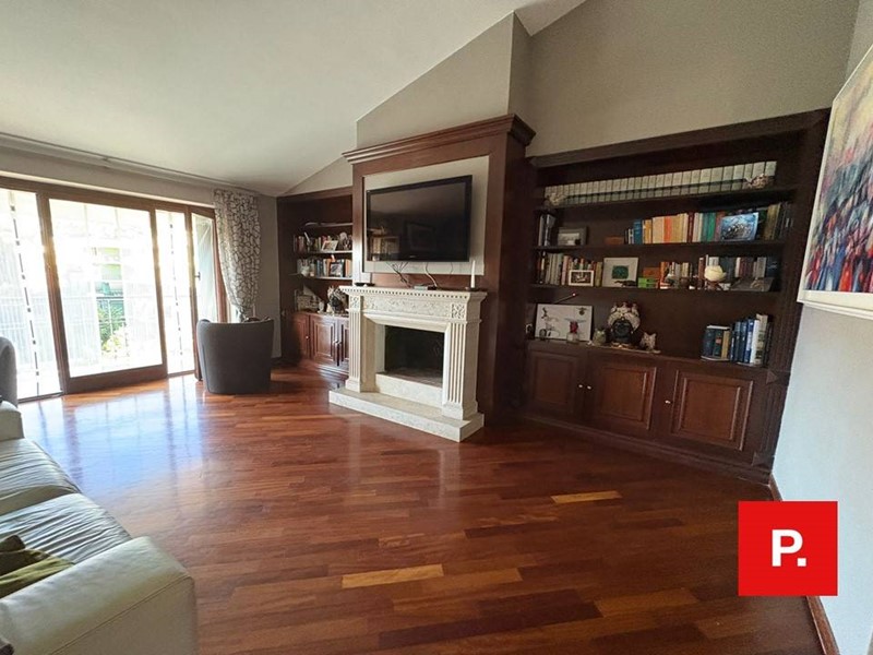 Appartamento in Vendita a Caserta, 330'000€, 140 m²