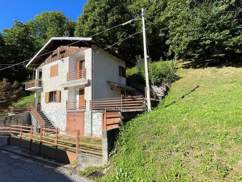 Casa Indipendente in Vendita a Chiusa di Pesio, 110'000€, 130 m²