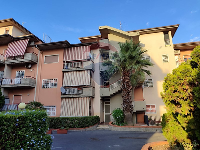 Quadrilocale in Vendita a Catania, 105'000&euro;, 90 m²