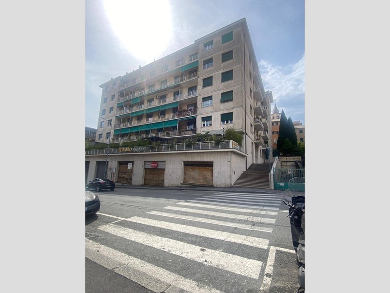 Appartamento in Vendita a Genova, 240'000€, 110 m²