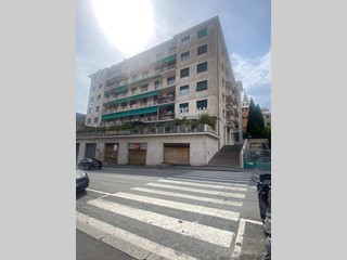 Appartamento in Vendita a Genova, 240'000€, 110 m²