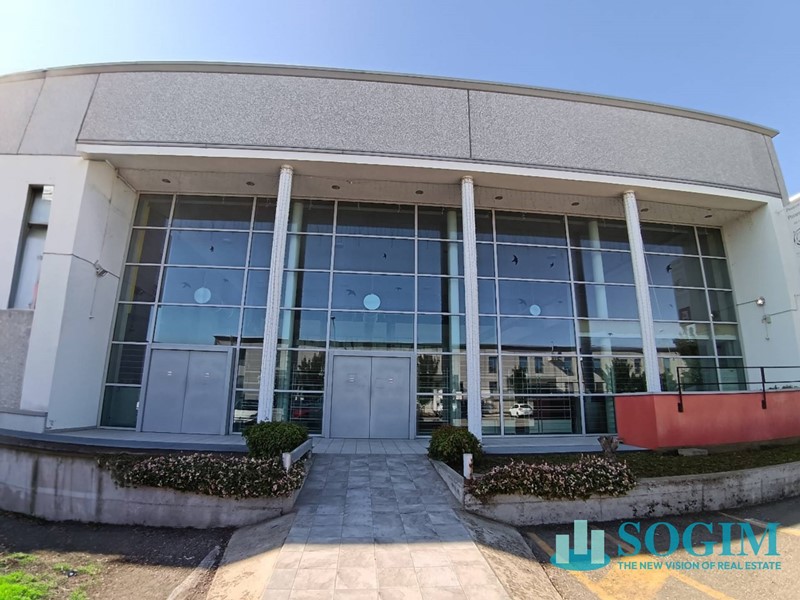 Capannone in Vendita a Lissone, 2'700'000€, 2600 m²