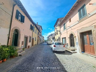 Casa Indipendente in Vendita a Oriolo Romano, 58'000€, 62 m²