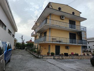 Villa in Vendita a Pagani, 620'000&euro;, 1200 m²