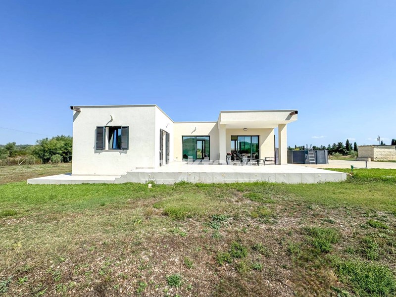 Villa in Vendita a Noto, 459'000€, 123 m²