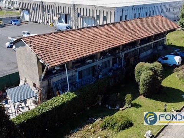 Magazzino in Vendita a Palazzolo sull'Oglio, 109'000€, 340 m²
