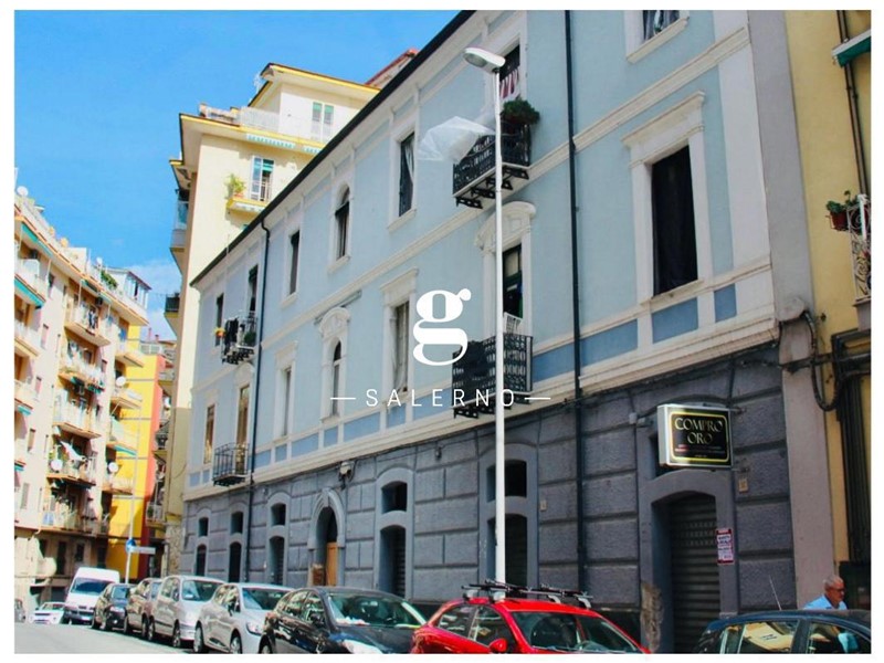 Negozio in Vendita a Salerno, 28'000&euro;, 18 m²