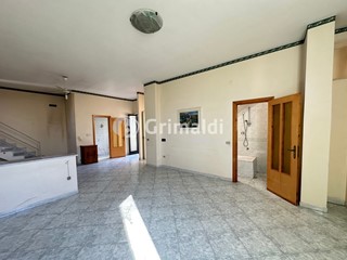 Quadrilocale in Vendita a Acerra, 138'000€, 150 m²