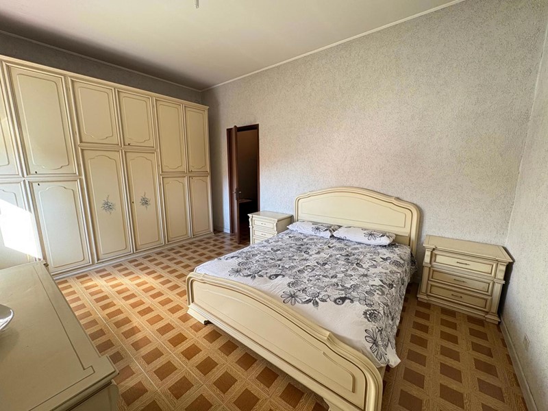 Villa in Vendita a Mesero, 349'000€, 250 m²