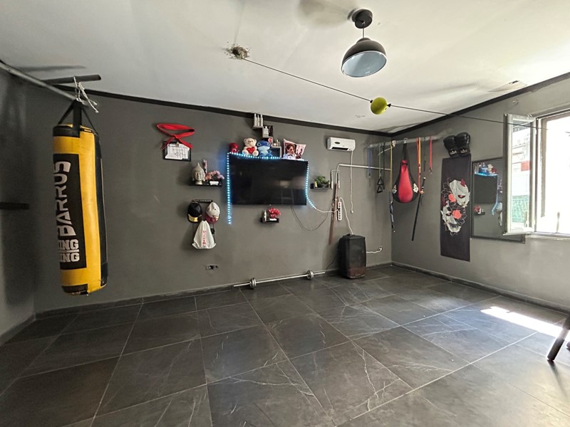 Bilocale in Vendita a Napoli, 170'000€, 88 m²