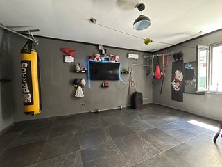 Bilocale in Vendita a Napoli, 170'000€, 88 m²