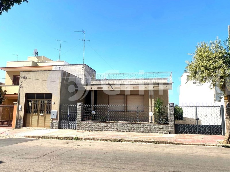 Casa Indipendente in Vendita a Sannicola, 208'000€, 160 m²