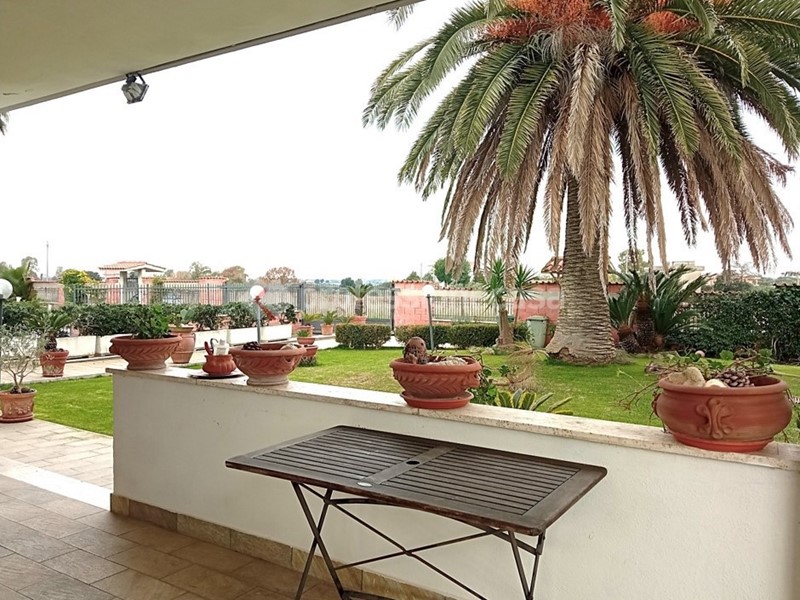 Villa bifamiliare in Vendita a Aprilia, 269'000€, 300 m²