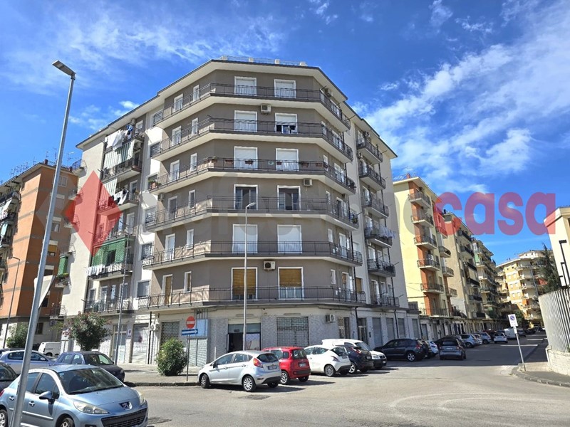 Quadrilocale in Vendita a Salerno, 275'000&euro;, 122 m²