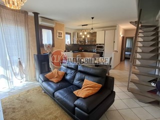 Appartamento in Vendita a Borgo San Lorenzo, 258'000€, 110 m², con Box