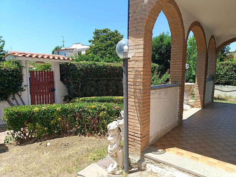 Villa in Vendita a Cerveteri, 350'000€, 170 m²
