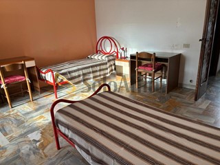 Stanza in Affitto a Siena, zona Scacciapensieri, 252€, 15 m², arredato