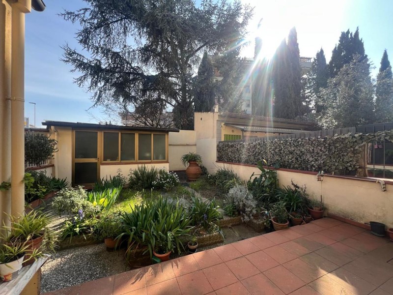 Casa Indipendente in Vendita a Firenze, zona Varlungo, 580'000€, 160 m²