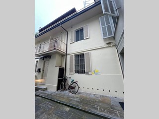 Casa Semi Indipendente in Affitto a Parma, zona Parma Centro, 1'400€, 115 m², arredato