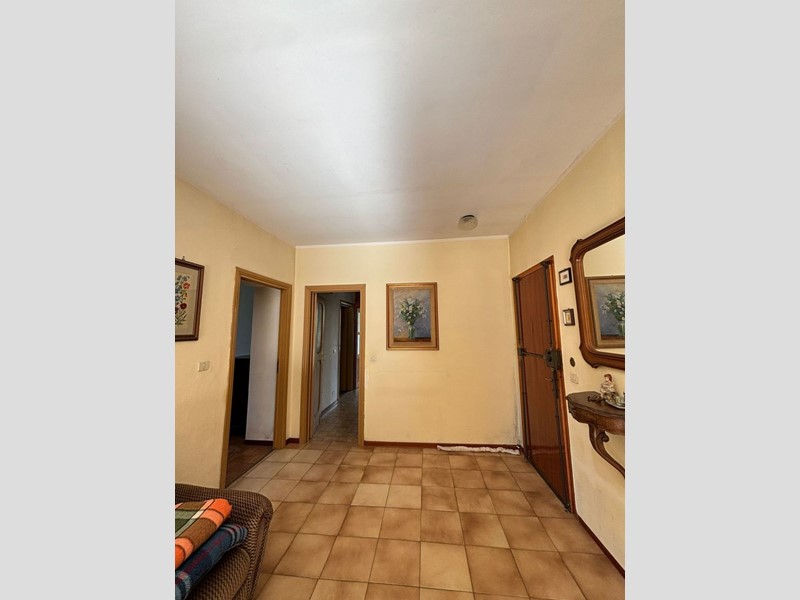 Appartamento in Vendita a Albareto, zona Gotra, 60'000&euro;, 130 m²
