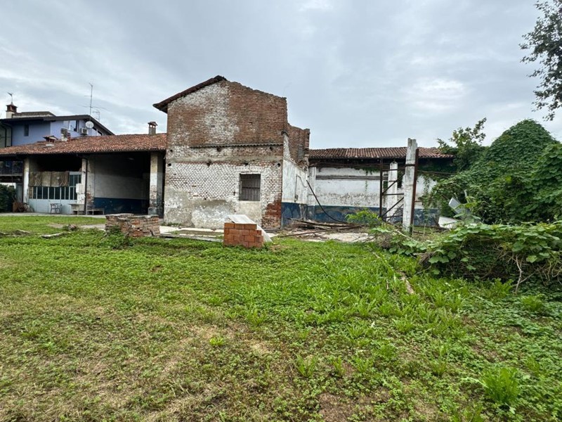 Rustico in Vendita a Castel Mella, 159'000€, 391 m²