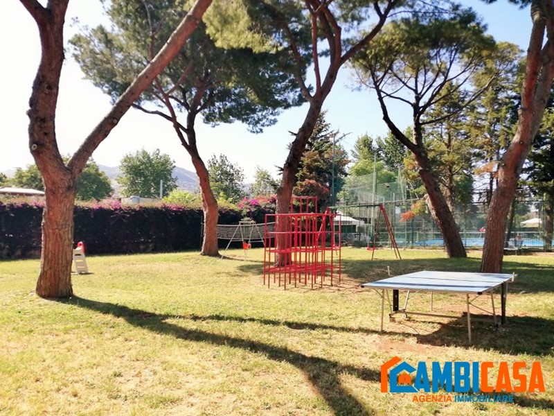 Appartamento in Vendita a Palermo, 285'000€, 197 m²