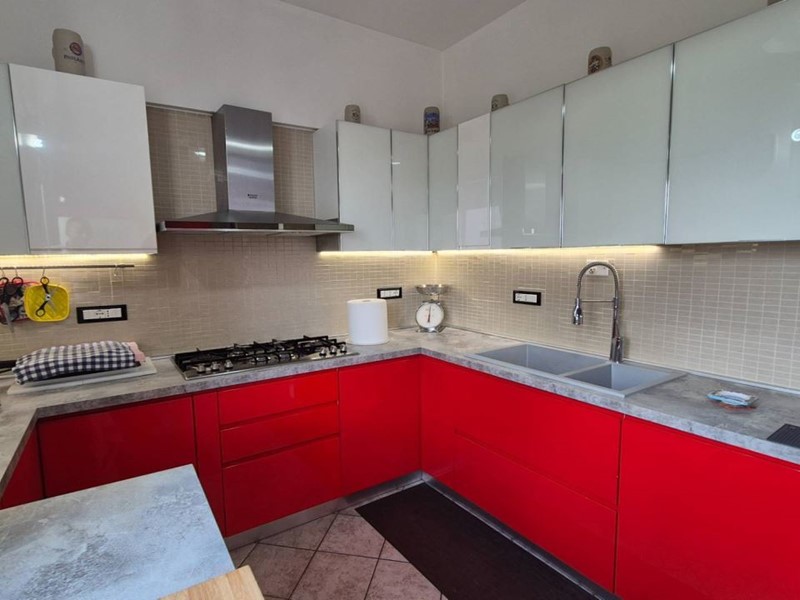 Appartamento in Vendita a Catignano, 136'000&euro;, 160 m²