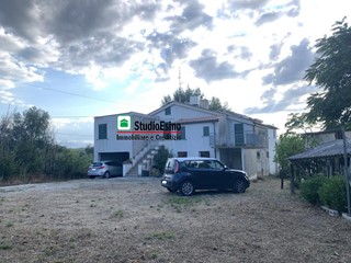 Casa Indipendente in Vendita a Acquaviva Picena, 110'000€, 180 m²