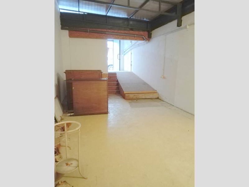Magazzino in Affitto a Carrara, zona Avenza, 450€, 90 m²