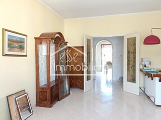 Appartamento in Vendita a Empoli, 275'000€, 135 m², arredato, con Box