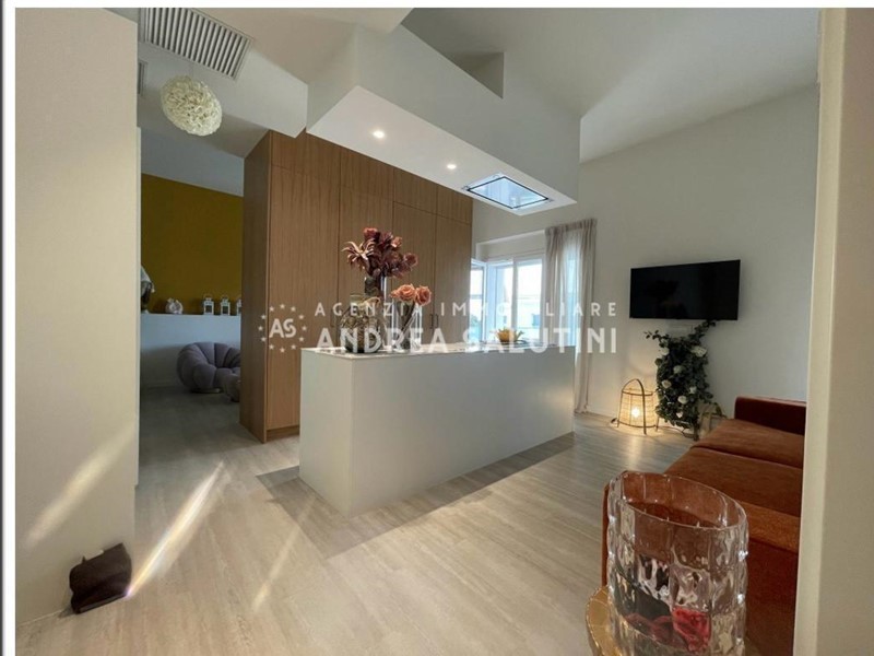 Trilocale in Vendita a Pisa, zona Calambrone, 330'000€, 78 m², arredato