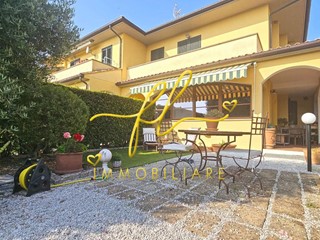 Quadrilocale in Vendita a Castellina Marittima, zona Le Badie, 240'000€, 112 m²
