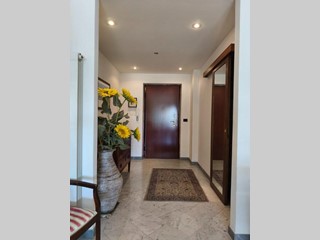 Appartamento in Vendita a Carrara, zona Avenza, 230'000€, 115 m²