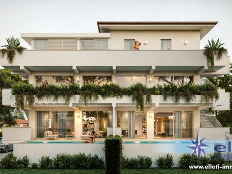Quadrilocale in Vendita a Massa, zona Marina di Massa, 475'000&euro;, 102 m²