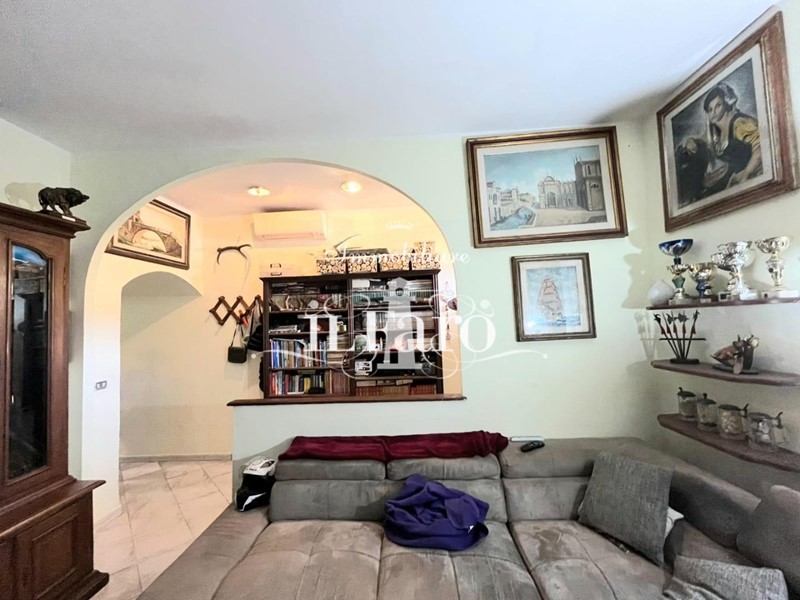 Casa Indipendente in Vendita a Signa, zona Sant'Angelo a Lecore, 240'000€, 100 m²