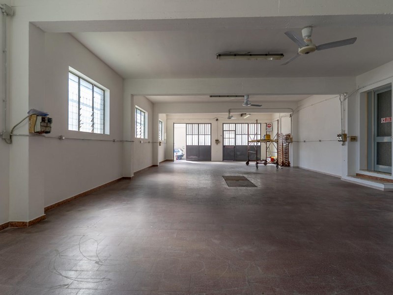 Capannone in Affitto a Cerreto Guidi, 750€, 130 m²