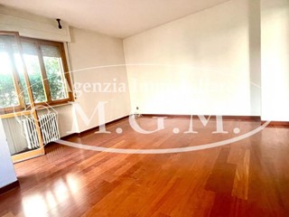 Appartamento in Vendita a Pontedera, 168'000€, 100 m², con Box