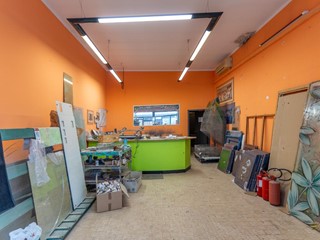 Laboratorio in Vendita a Empoli, 190'000€, 148 m²