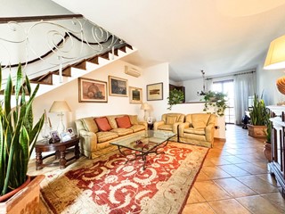 Casa Indipendente in Vendita a Empoli, zona Ponzano, 200'000€, 85 m²