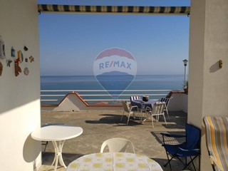 Villa in Vendita a Alcamo, 145'000€, 99 m², con Box