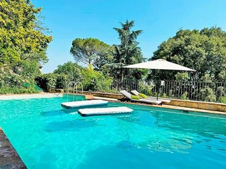 Casa Indipendente in Vendita a Bergamo, 330 m²