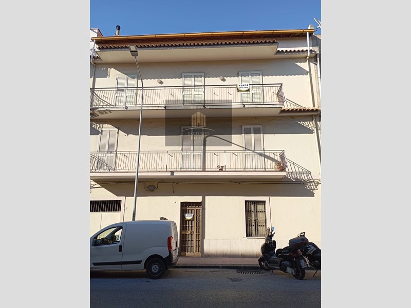 Villa in Vendita a Taormina, 320'000€, 400 m²