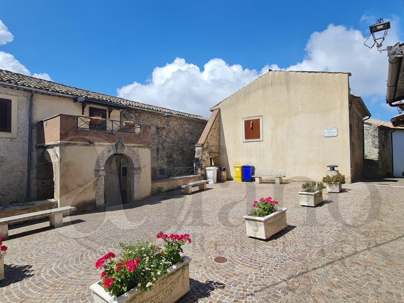 Rustico in Vendita a Santopadre, 58'000€, 160 m²