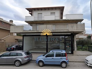 Immobile commerciale in Vendita a San Benedetto del Tronto, 220'000€, 136 m²