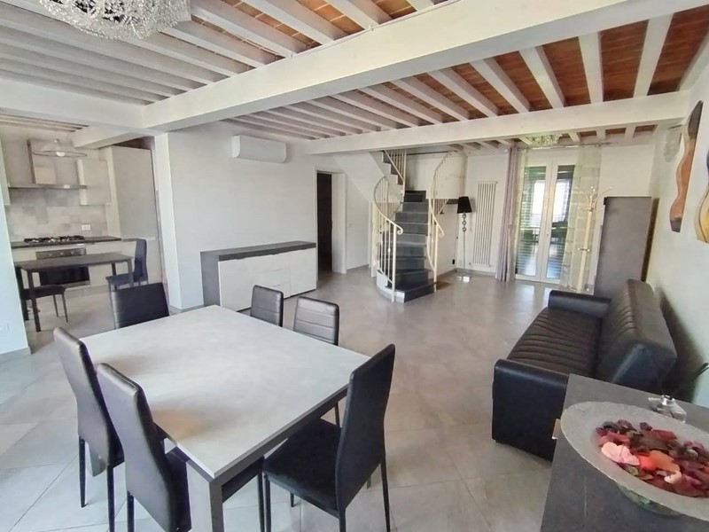 Casa Indipendente in Affitto a San Giuliano Terme, 1'300€, 124 m²