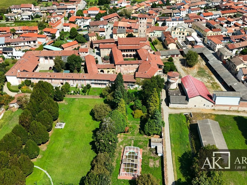 Appartamento in Vendita a San Nazzaro Sesia, 280'000€, 380 m²